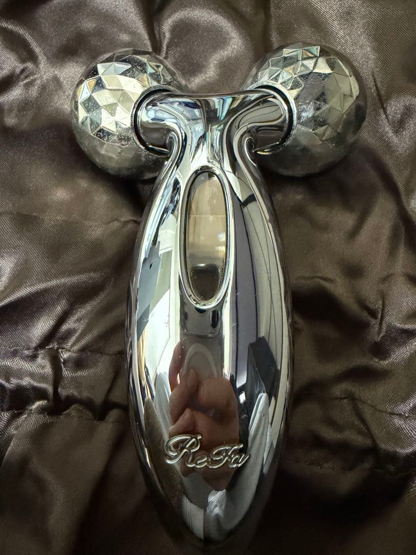 定価2万円ReFa 美顔ローラー 専用ポーチ 箱付き - メルカリ