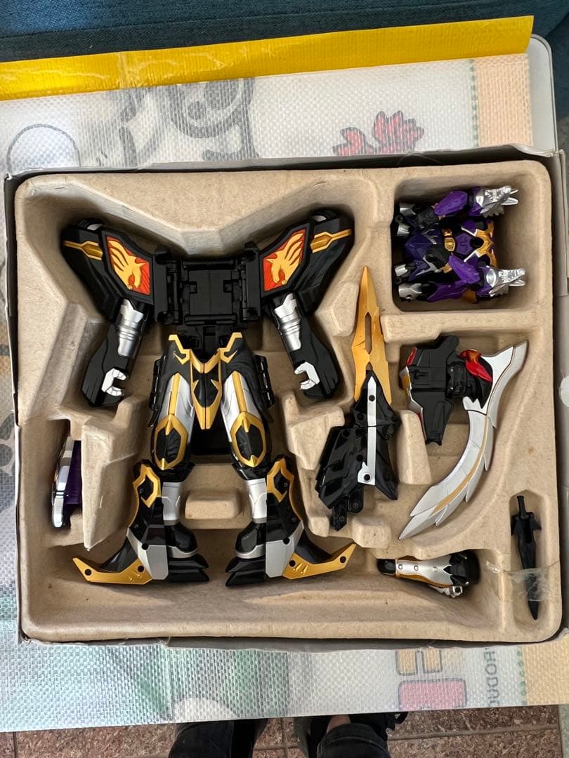 ウルザード 3モード変形フィギュア 魔法戦隊マジレンジャー』ウルザードとバリキオンが変形合体