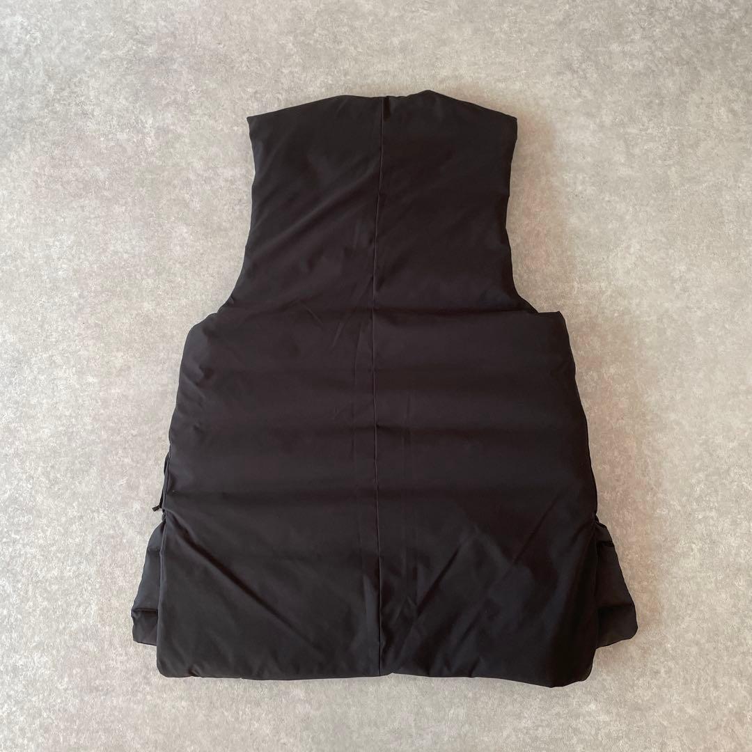 美品 東原亜希さんプロデュースFORME ダウンベスト ブラック - メルカリ