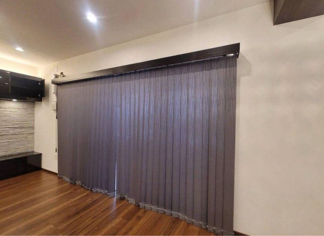 ◆ 展示品◆バーチカルブラインド◆タチカワ◆W3300×H2020mm ◆グレー バーチカルブラインド タチカワ｜オフィス・店舗・施設向け縦型