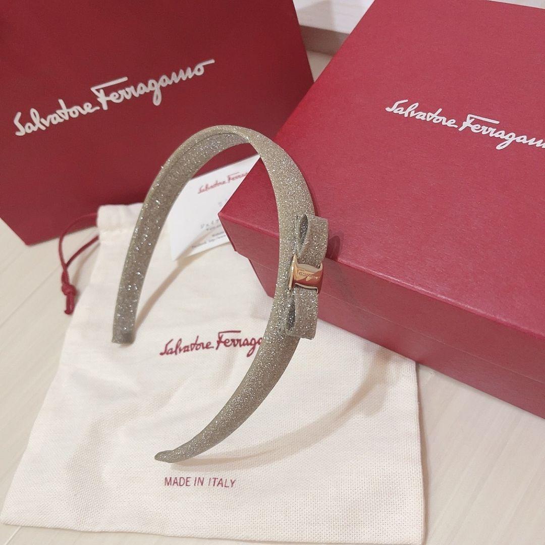 極美品　ferragamo フェラガモ　カチューシャ　グリッター　ラメ　ビジュー FERRAGAMO（フェラガモ） サルヴァトーレ Salvatore Ferragamo 341689