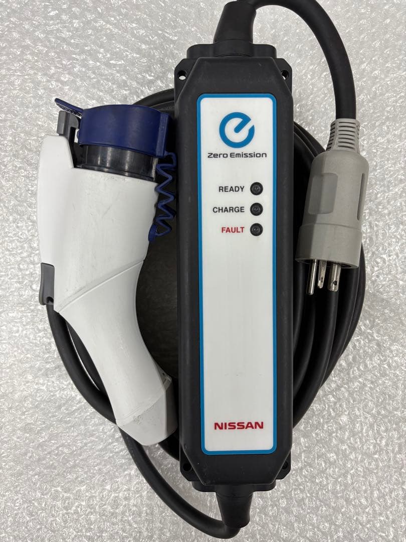 ⚫︎送料無料⚫︎動作確認済⚫︎日産純正 リーフ サクラEV車 電気自動車 充電ケーブル 正規品】 電気自動車 日産 リーフ LEAF 純正 充電ケーブル 3m 200V用