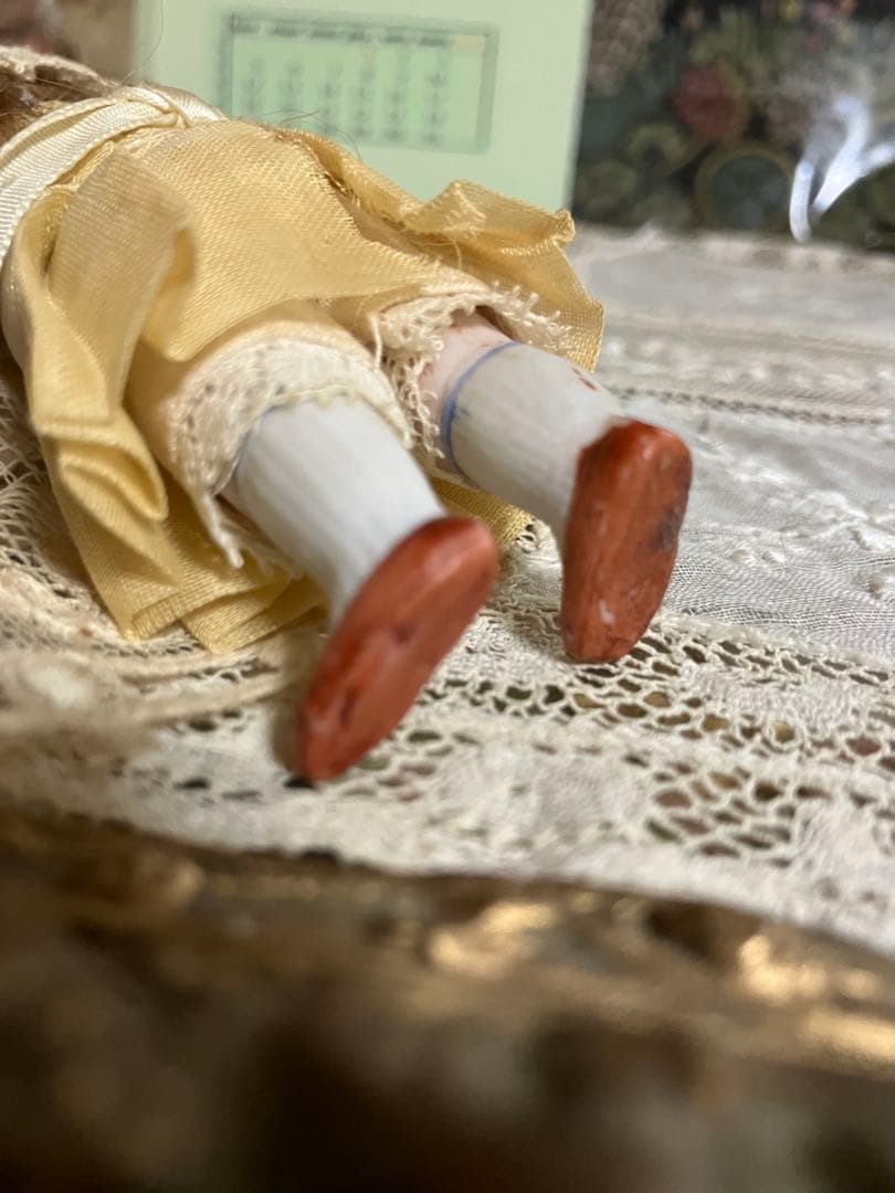 アンティーク黄色ドレスのミニョネット ドイツビスク オールオリジナル