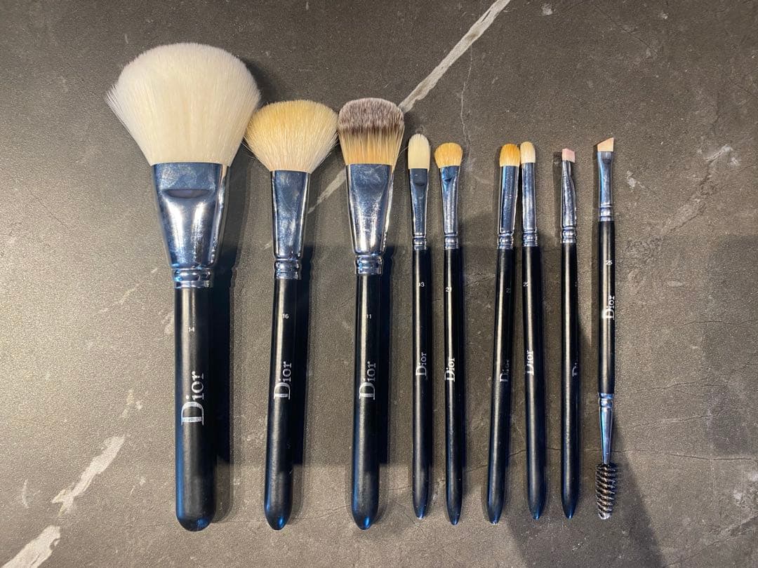 Dior メイクブラシセット 9本 DIOR】 メイクブラシ・筆 &アクセサリー【新作・全ての製品】