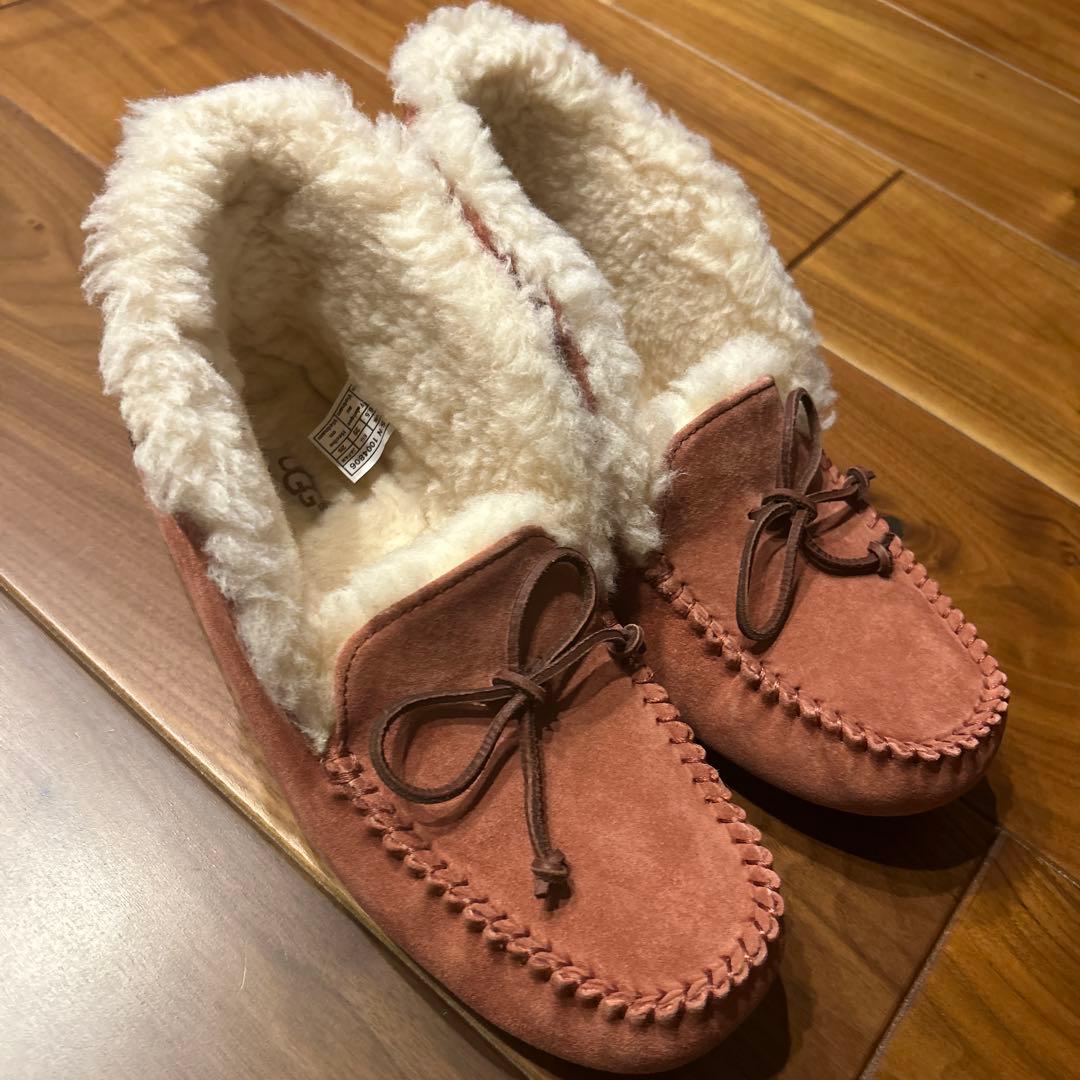 【美品】UGG アレーナ ALENA モカシン25cm UGG アグ ALENA アレーナ モカシン ベージュ 6 23cm 箱付 - メルカリ