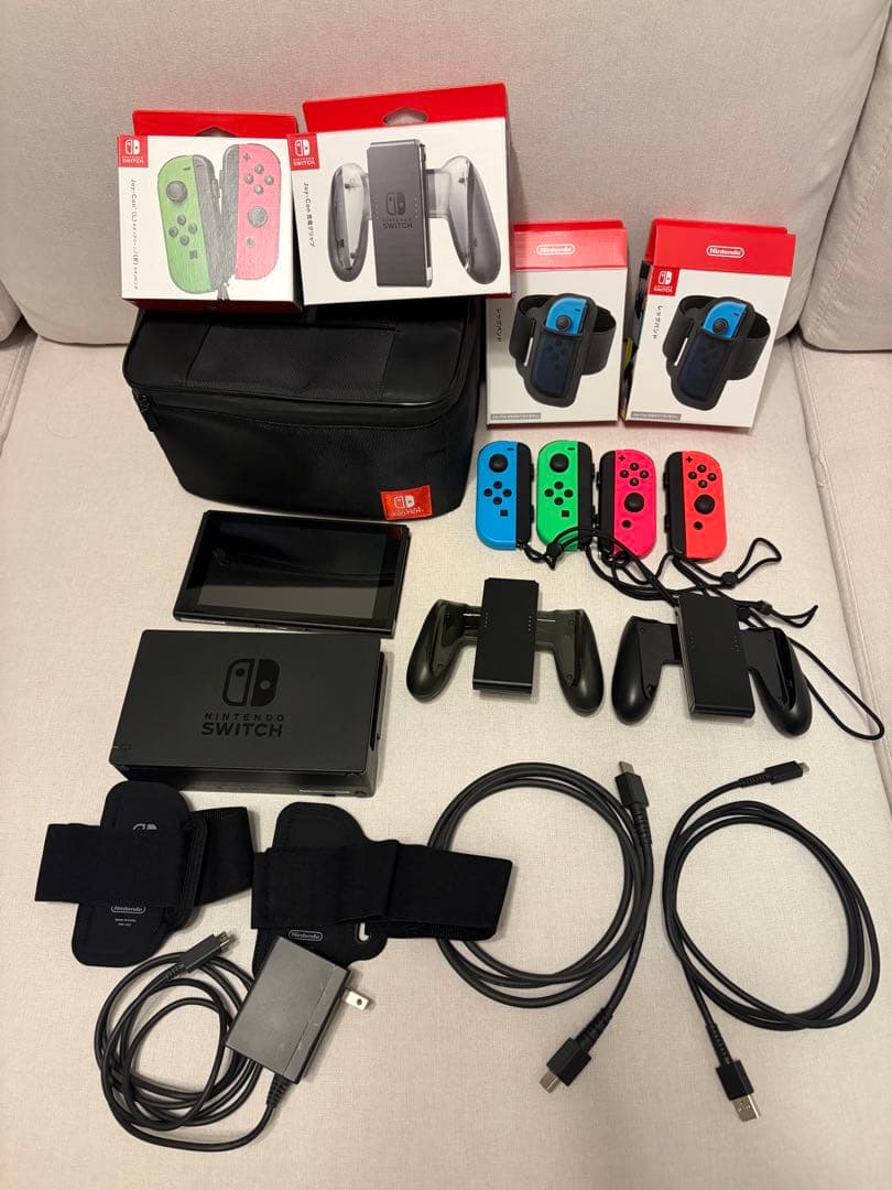 【美品】専用ケース付き　4人で遊べるswitch本体 楽天市場】Nintendo Switch 有機ELモデル カバー ニンテンドー