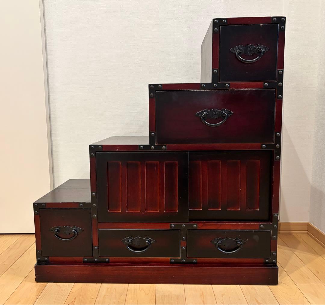 階段箪笥 インテリア 昭和レトロ 和箪笥 民芸調家具 アンティーク　② 階段箪笥 右下がり 和風 昭和 レトロ 古風 桐 タンス たんす 階段