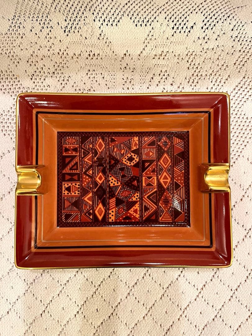 HERMES製の灰皿 エスニック柄 灰皿 《マウンテン・ゼブラ》 | Hermès - エルメス-公式サイト