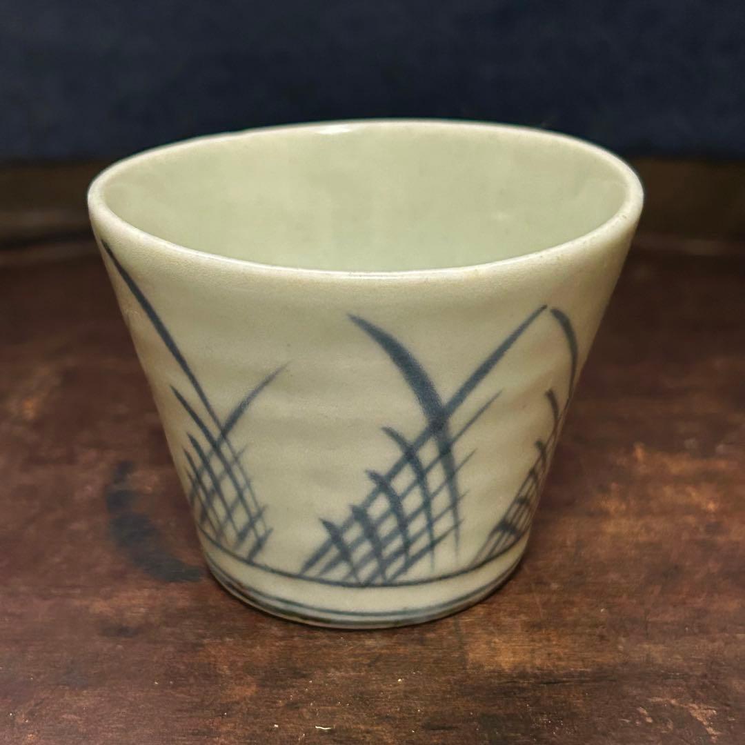 古伊万里 江戸前期 あげ底檜垣紋蕎麦猪口 無傷 本物保証 - メルカリ