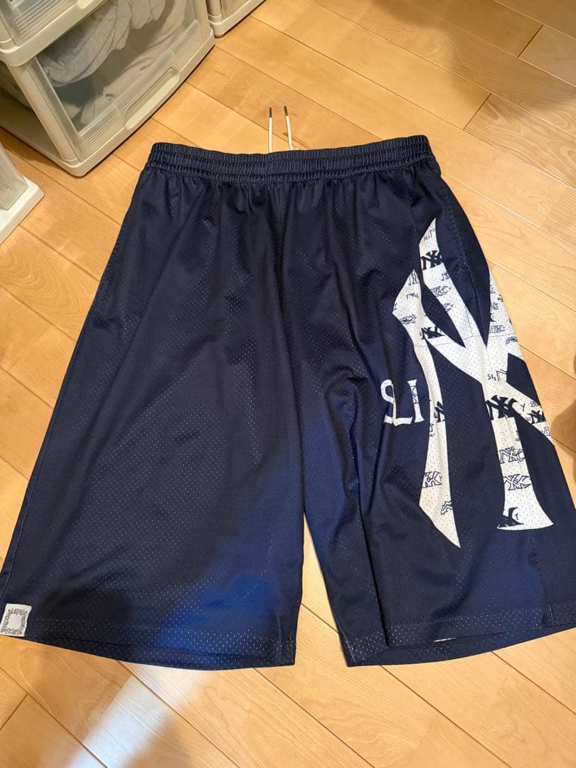 slinky2020 Yankees Bootleg Mesh Short - メルカリ