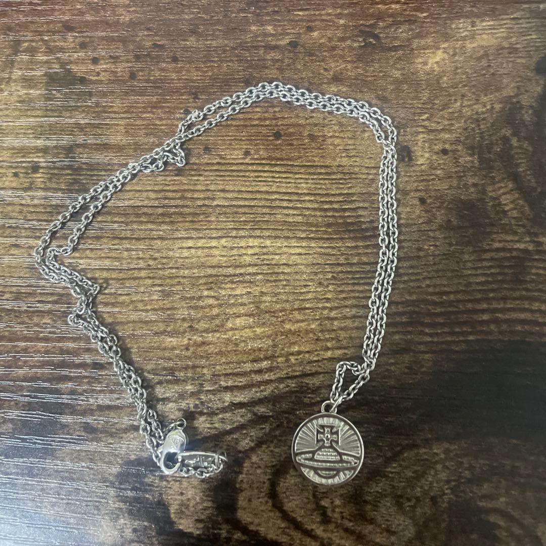 Vivienne Westwood メダル型ネックレス Vivienne Westwood（ヴィヴィアンウエストウッド） ネックレス