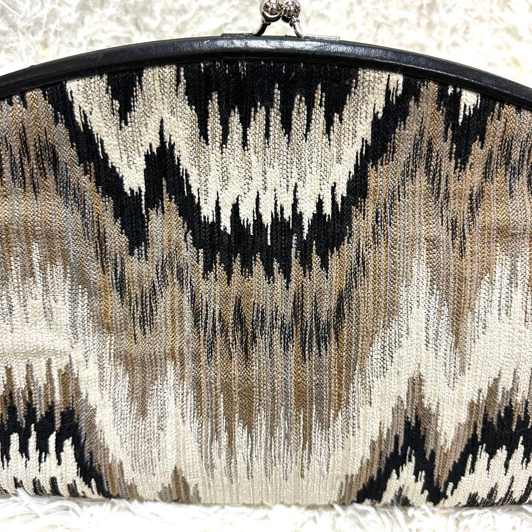 avacation アヴァケーション pillow shadow クラッチバッグ - メルカリ