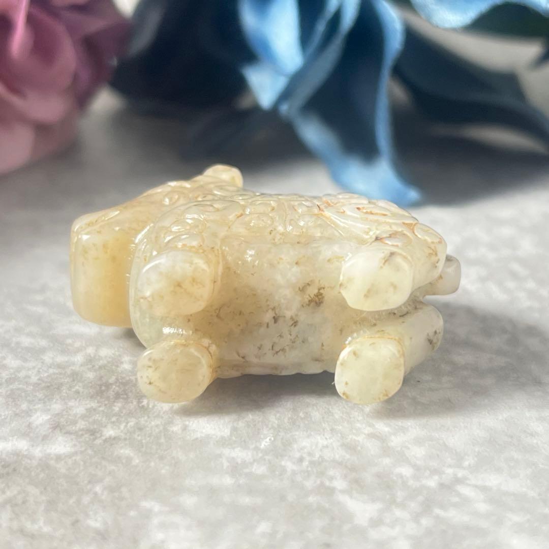 白玉饕餮文根付 提物 吊坠上衣 塑像 老玉 古玉 - メルカリ