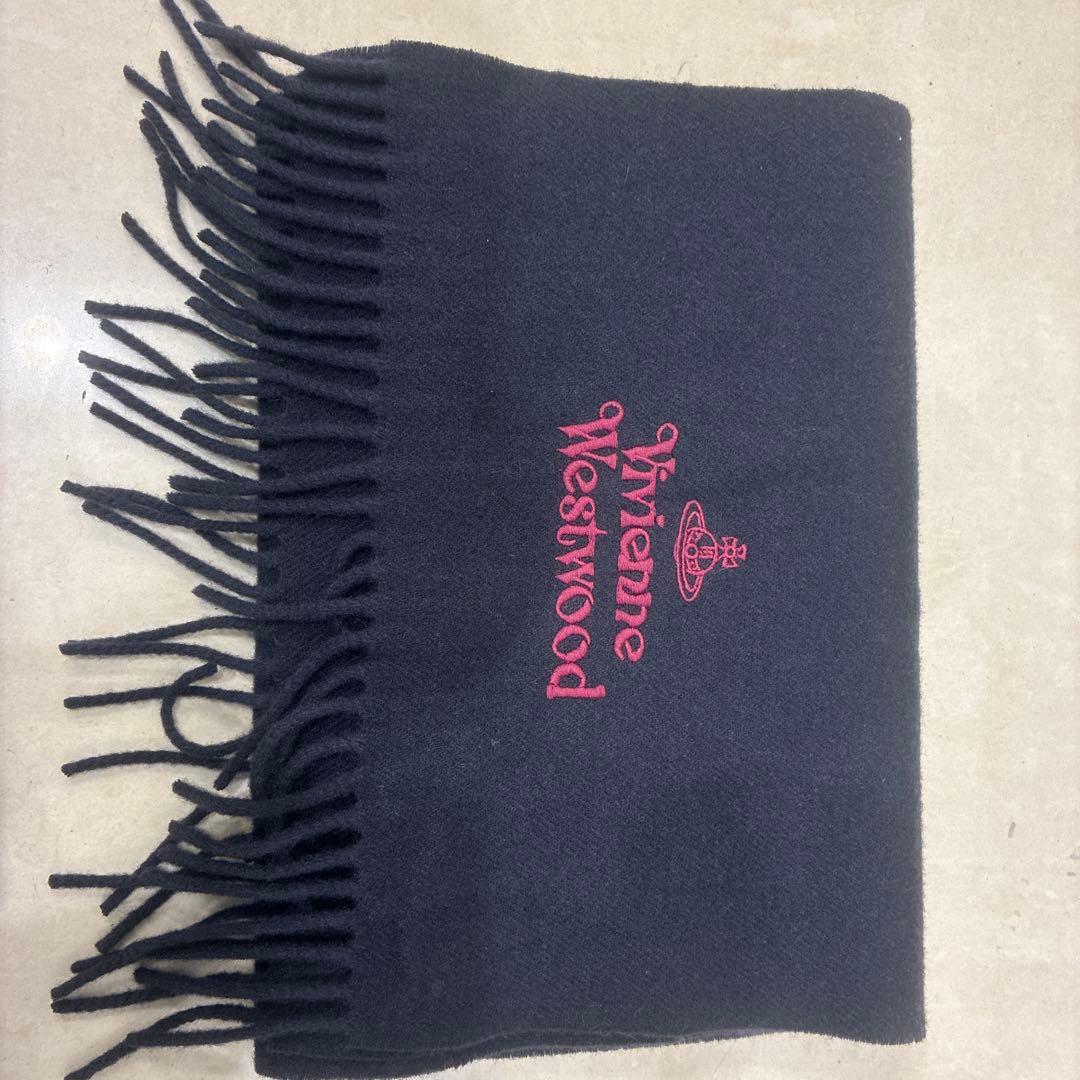 Vivienne Westwood グレー マフラー フリンジ付き　新品未使用 Vivienne Westwood（ヴィヴィアンウエストウッド） マフラー ロゴ刺繍