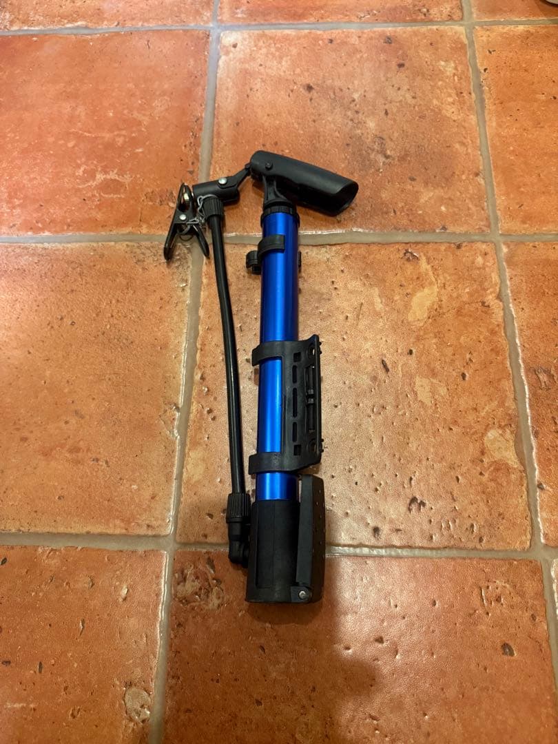 20インチ 折りたたみ自転車(軽量) 空気入れ•自転車カバー付き、サビ無し