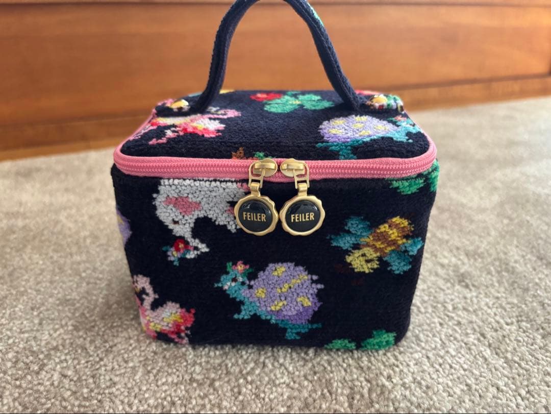 神崎恵さん×FEILER ファンキーフォーチューン バニティポーチ FEILER 神崎恵さん×フェイラー ファンキーフォーチュン バニティポーチ