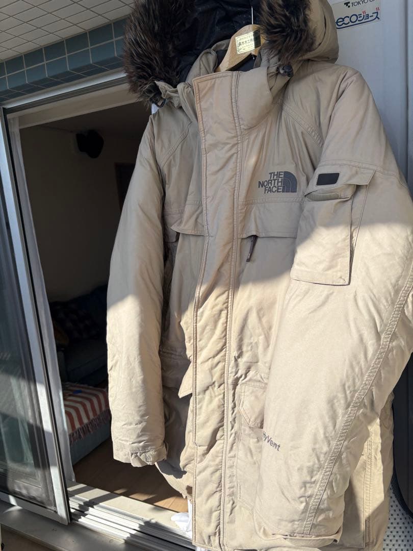 THE NORTH FACE ベージュダウンジャケット ノースフェイス THE NORTH FACE ダウン ジャケット アウター ヌプシ