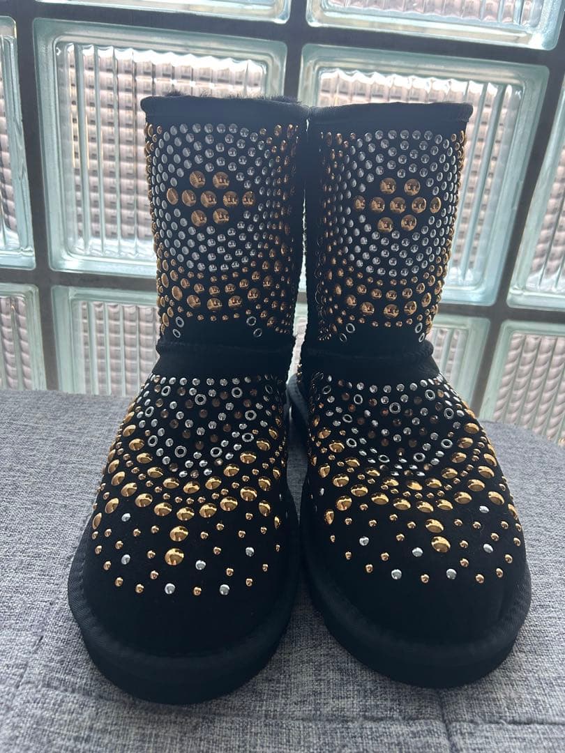 お春様UGG x JIMMY CHOO スタッズムートンブーツ 中古・古着通販】UGG (アグ) JIMMY CHOO (ジミーチュウ) スタッズ