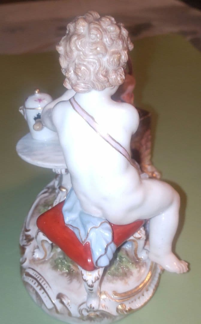 靴*も様 美品 マイセン ホットチョコレートを作る天使 フィギュリン