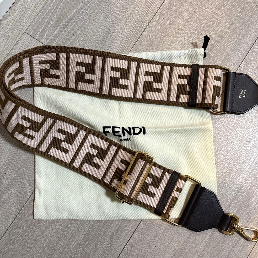フェンディ ストラップユー ズッカ柄 ピンク×ブラウン色 FENDI（フェンディ） バッグストラップ STRAP YOU ストラップ ユー