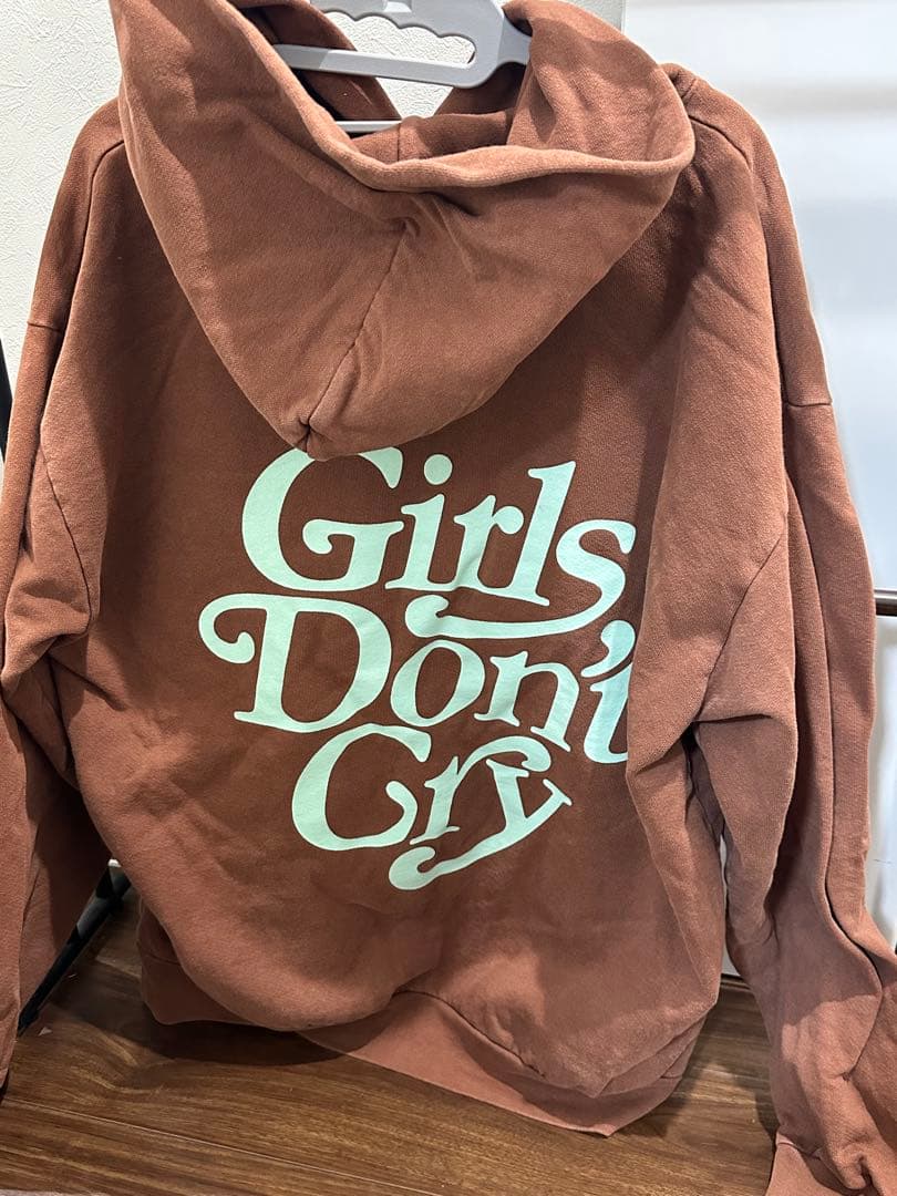 Girls Don't Cry ブラウンパーカー Lサイズ 即完売 girls don't cry ガールズドントクライ パーカー 両面ロゴ