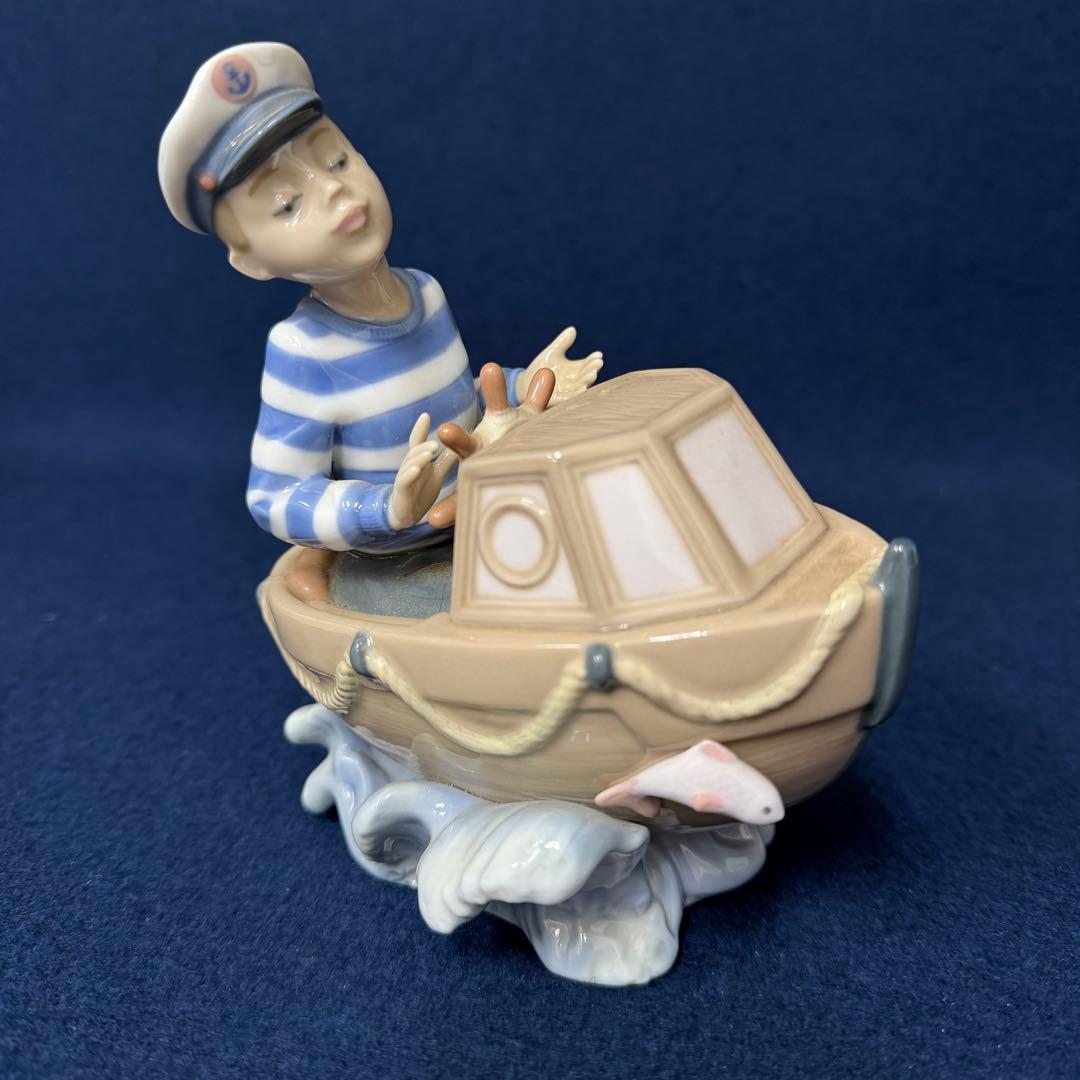 LLADRO リヤドロ 小さな船長 5936 フィギュリン リヤドロ 花の香りにつつまれて フィギュア 人形 女性 LLADRO リアドロ