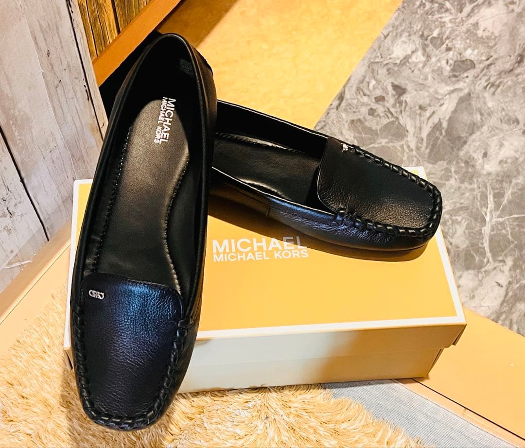 新品未使用　MICHAEL KORS ブラック モカシン 公式アウトレット】FULTON モカシン - パンプス・フラット|マイケル