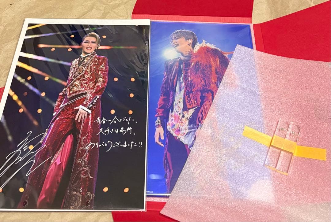 礼真琴 退団記念 アクリルフォトフレーム、他 2点セット 礼真琴 退団記念 アクリルフォトフレーム、他 2点セット 宝塚歌劇 星組