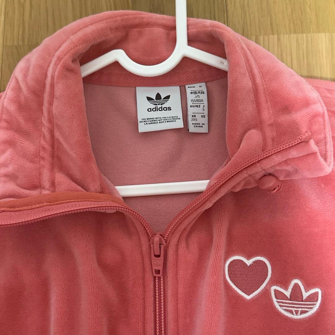 美品】adidas ピンクベロア ジップアップトラックジャケット - メルカリ
