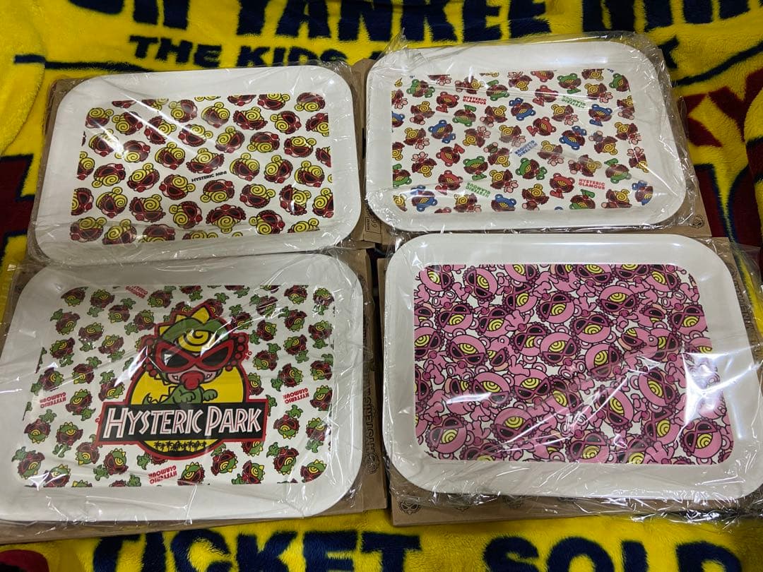 新品HYSTERIC MINI おぼんトレー大サイズ4枚セット HYSTERIC MINI - ヒスミニ☆正規品☆新品☆トレー☆トレイ☆おぼん