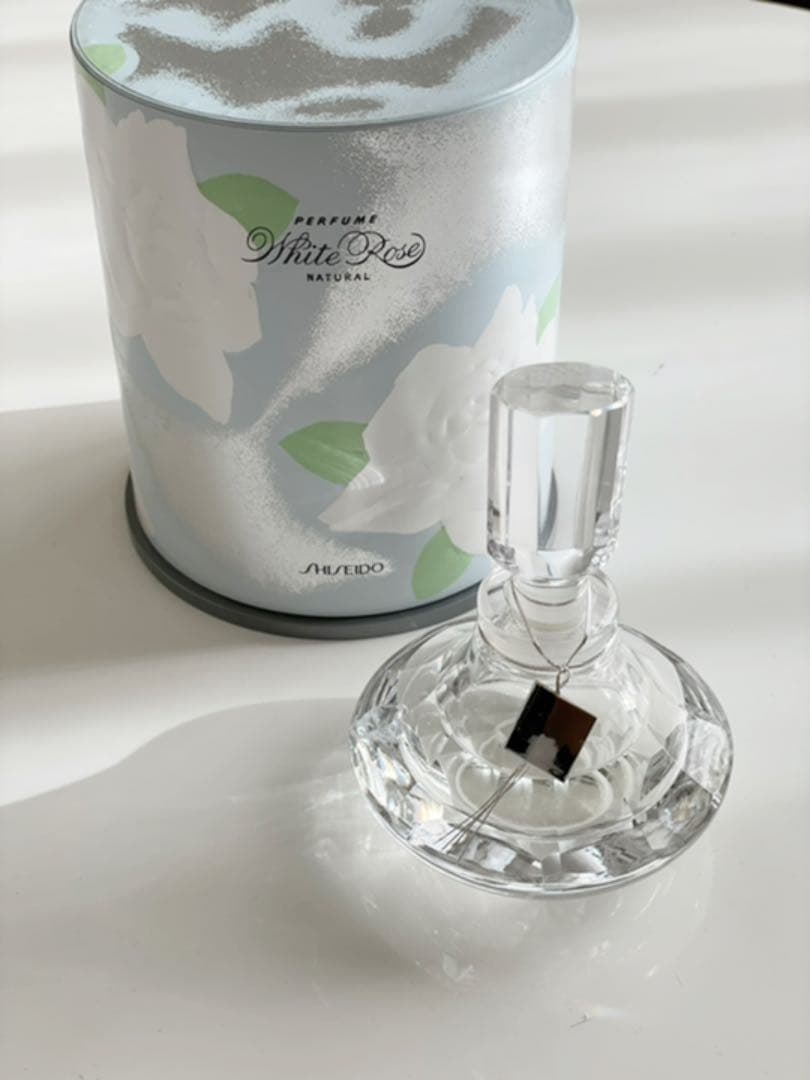 資生堂 ホワイトローズナチュラル 32ml 資生堂 香水 ホワイトローズナチュラル 32ml 資生堂｜shiseido 通販