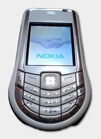 Docomo Nokia NM850ig - 非常に良い状態 海外ローミング対応の「NM850iG」─基本性能と操作性：ノキア「NM850iG