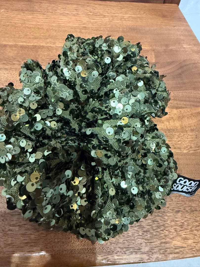 GOOD SQUISH オリーブグリーン スパンコール シュシュ　完売品 2026年最新】Good squishの人気アイテム - メルカリ