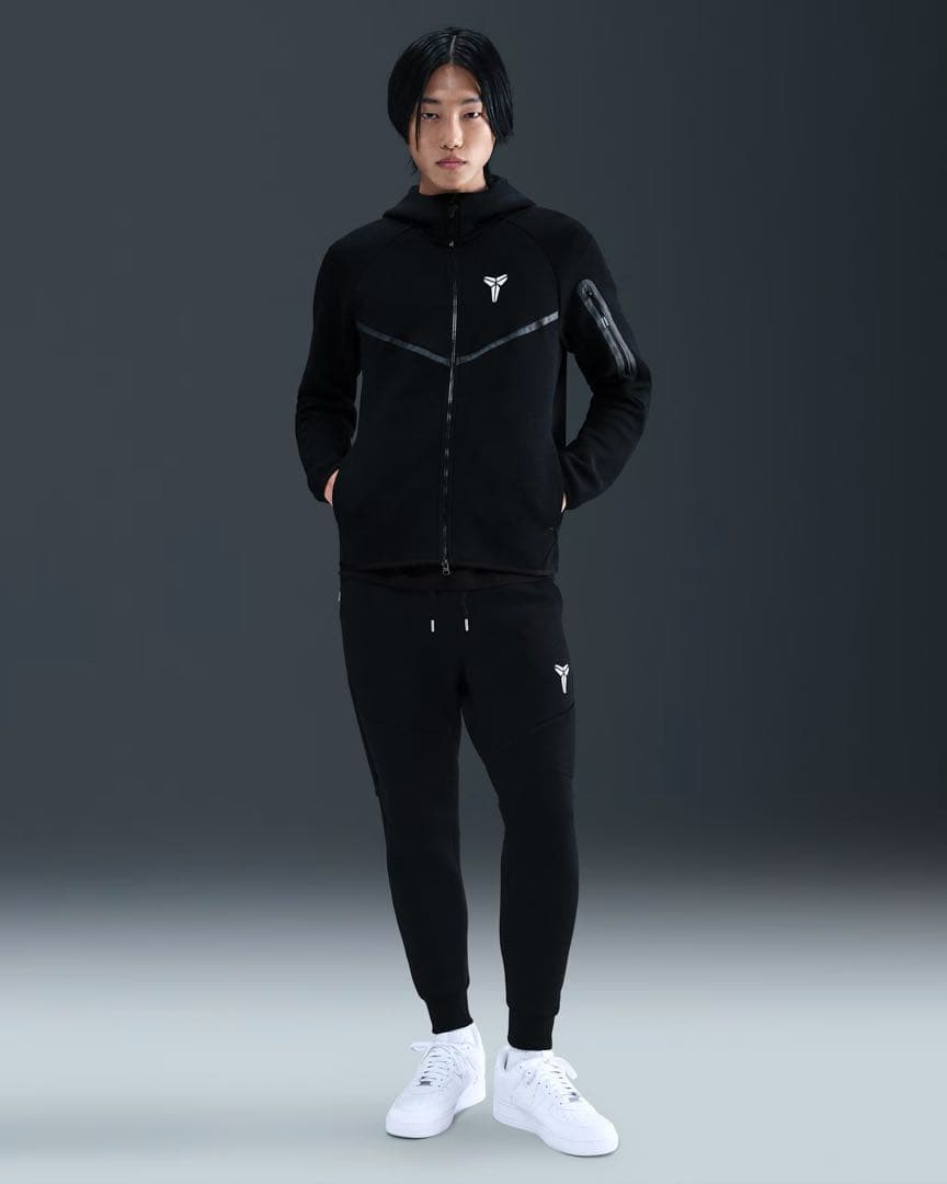 新品未使用Kobe Bryant ×NIKEテックフリースセットアップデカサイズ