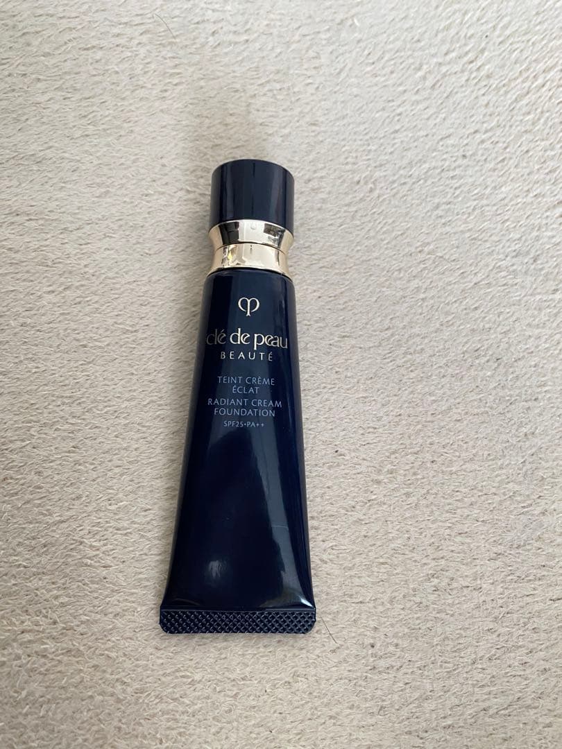 クレド・ポー・ボーテ　タンクレームエクラn オークル00 クレ・ド・ポー ボーテ / タンクレームエクラ オークル00の公式商品