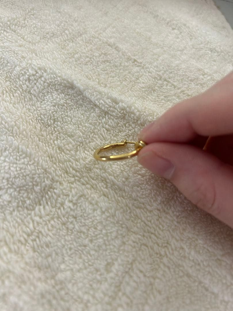 CELENE セリーヌ ゴールド ノットデザイン フープピアス 片耳 - メルカリ