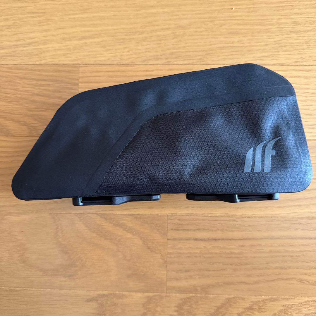 アクセサリー Tailfin Top Tube Bag Zip 1.1L