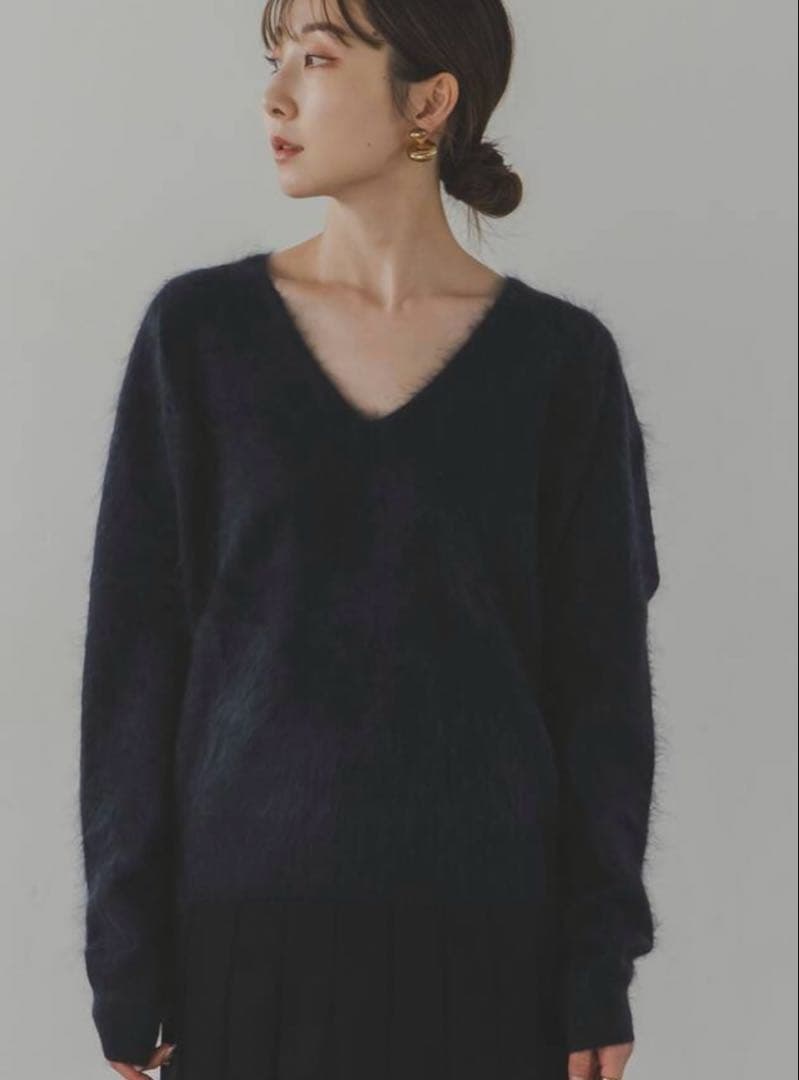 新品 ELENI/エルニ ファーカシミヤVネックニット noble ELENI/エルニ ファーカシミヤVネックニット（ニット／セーター