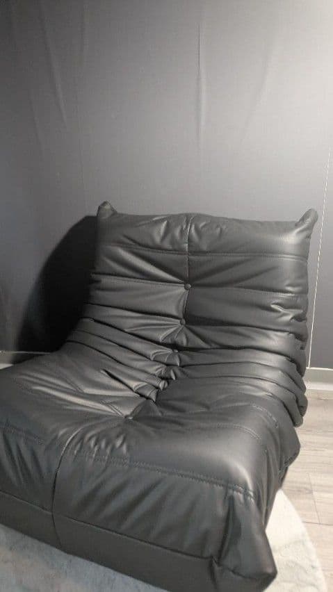 トーゴソファ　オットマン付き　1人用　リプロダクト　　レザー　黒 リプロダクト リクライニング ソファ 一人掛け トーゴ togo 一人用