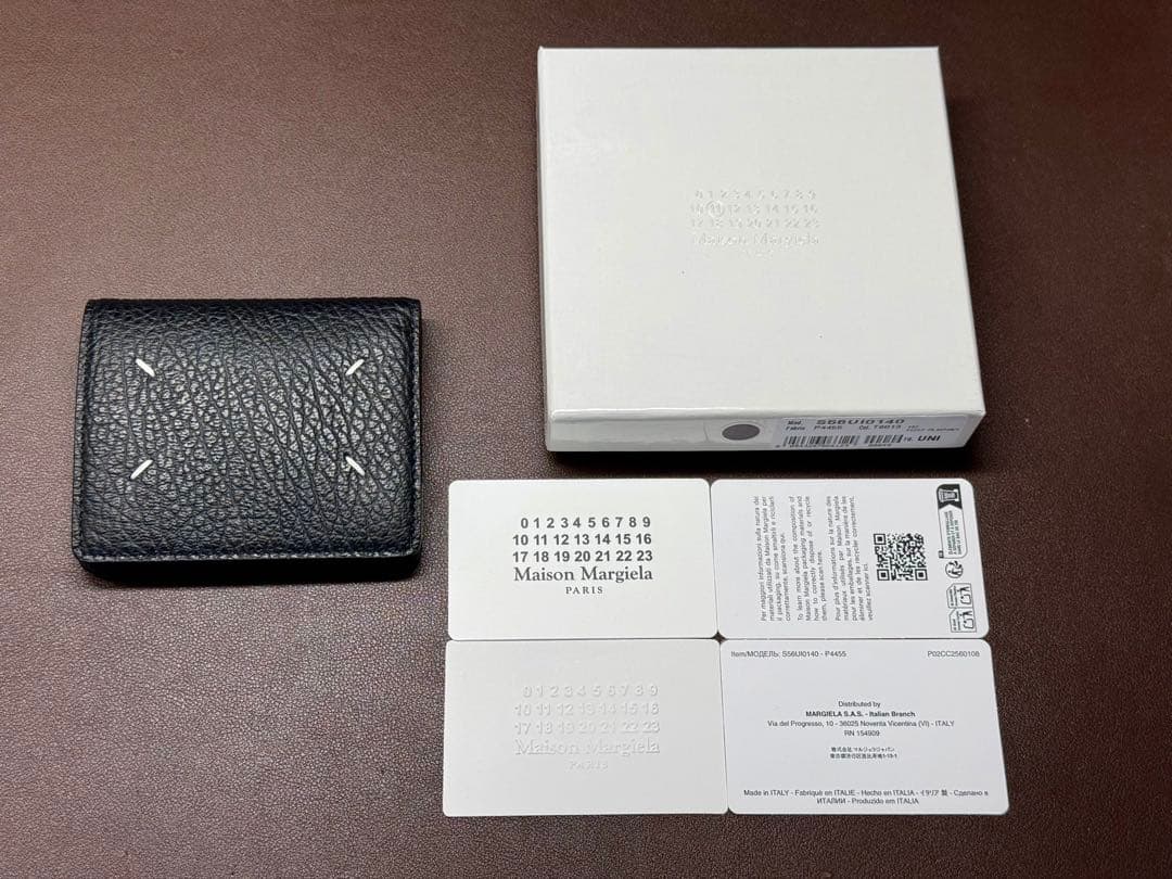 Maison Margiela二つ折り財布 ブラック Maison Margiela（メゾンマルジェラ） 財布 二つ折り Maison Margiela