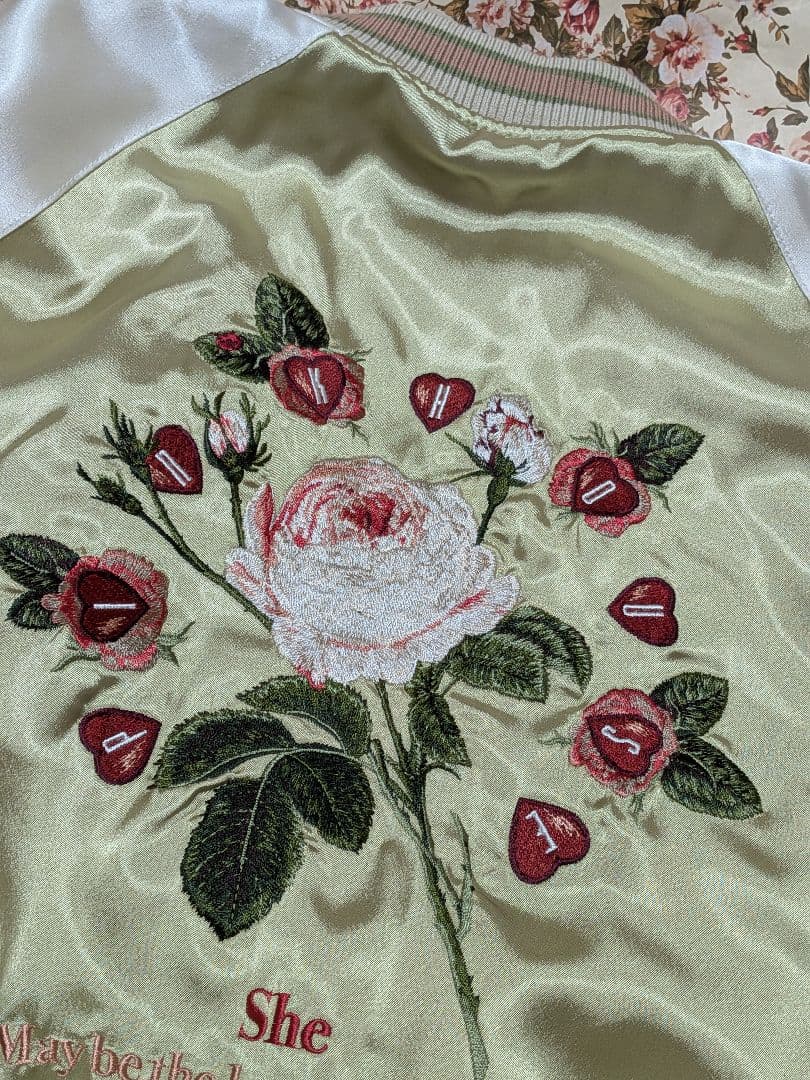 ピンクハウス　難あり2020年　スカジャン　スタジャン　薔薇刺繍 ピンクハウス 難あり2020年 スカジャン スタジャン 薔薇刺繍