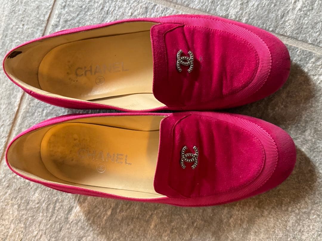 トラベル！シャネル CHANEL ココマーク ローファースエードピンク37 トラベル様専用！シャネル CHANEL ココマーク ローファースエード