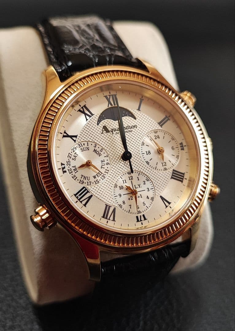 アクアスキュータム 【150周年記念モデル】 グランドコンプ