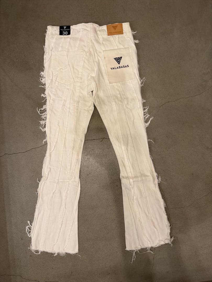 新作‼️VALABASAS バラバサス ホワイト フレアデニム 30新品未使用