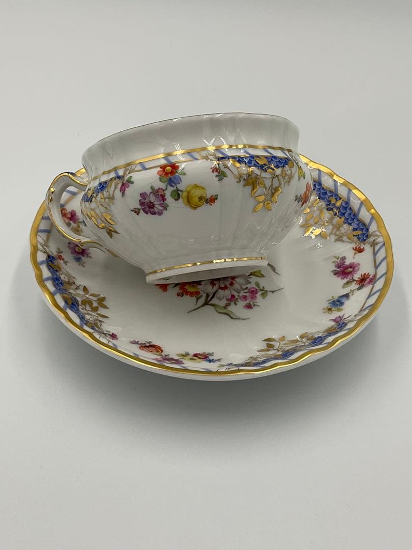 KPMベルリン ロカイユ カップ＆ソーサー 最高級パターン - メルカリ