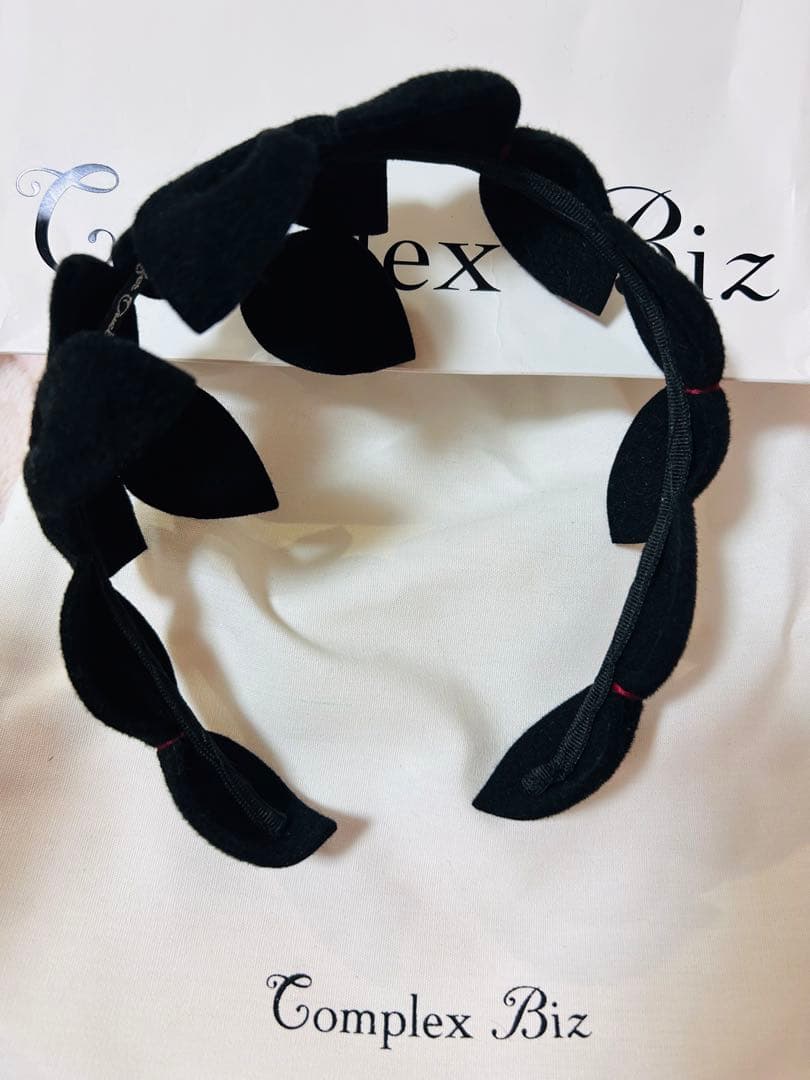 Complex Biz コンプレックスビズ　フェルトリボンカチューシャ新品未使用 Jennifer Ouellette×Complex Biz リボンアシンメトリー フレキシ
