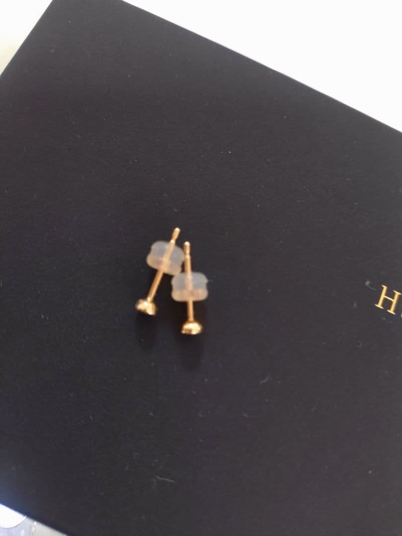 ヒロタカ 両耳 K18 CASCADE ダイヤモンド ピアス 18K 0.07 - メルカリ