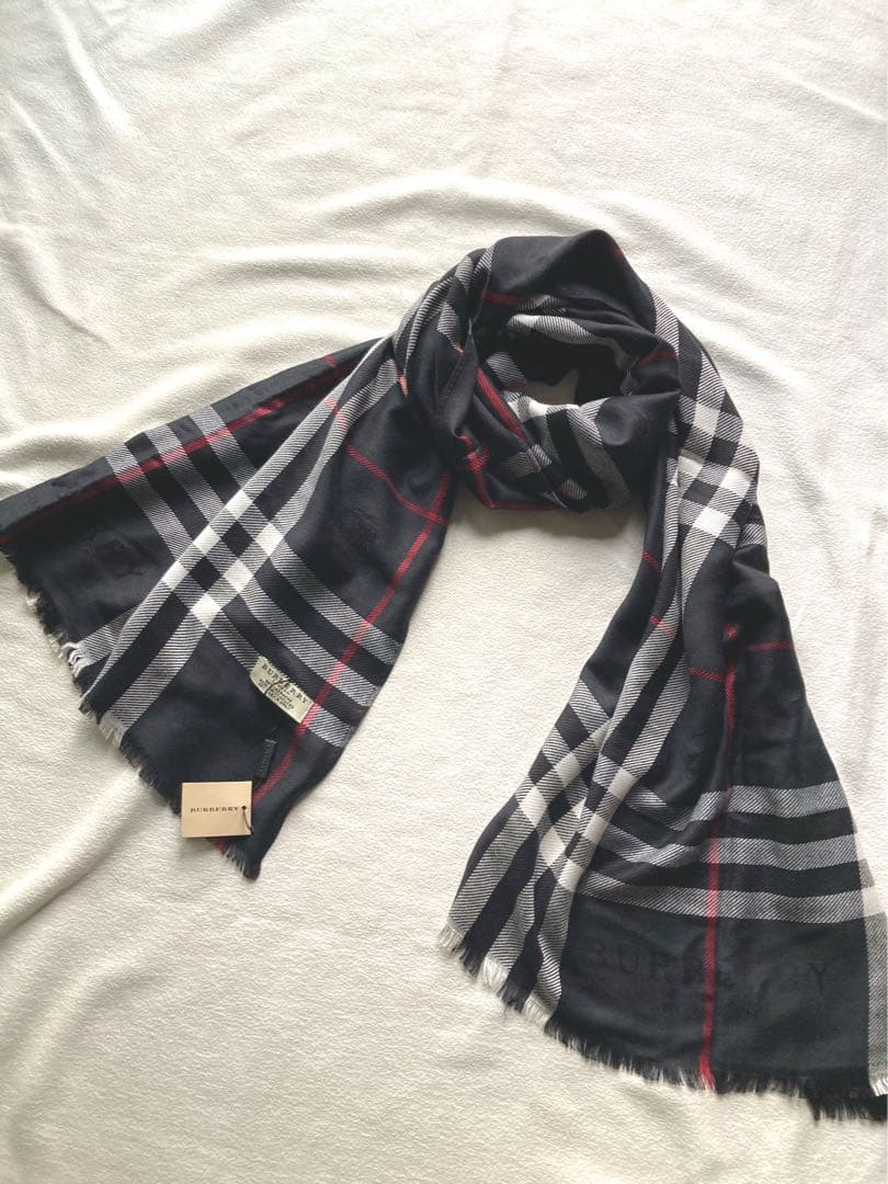 chhhneタグ付　バーバリー　カシミヤ100 ノバチェック　大判ストール バーバリーカシミヤ100%ノバチェックマフラーBurberryカシミアストール