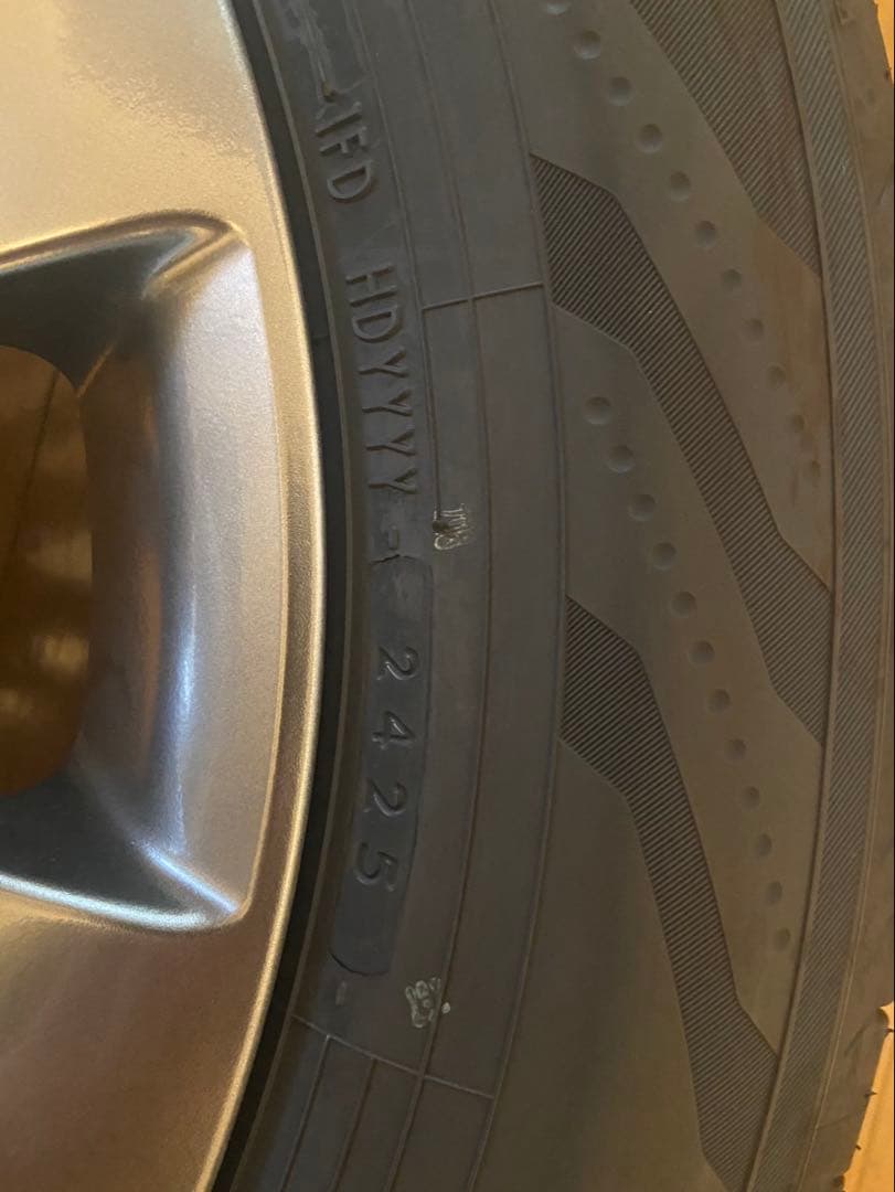 とぷ 225/60/R18 新車外し 純正