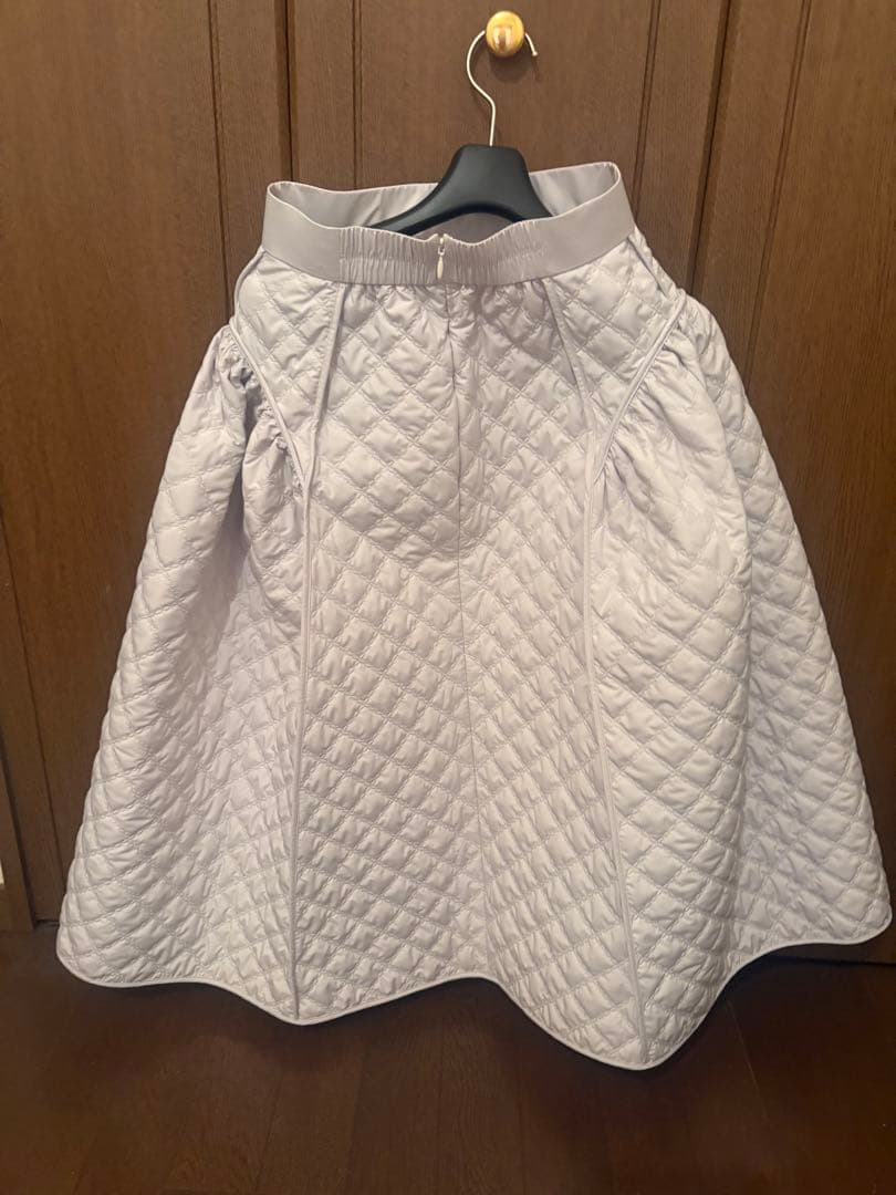 ☆新品未使用タグ付き☆石井美保様キルティングスカート グレイッシュ